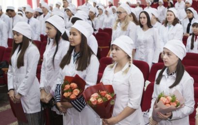 Первокурсники педиатрического факультета получили первые студенческие документы!