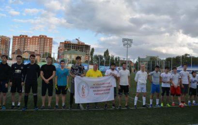 Первокурсники лечебного  факультета одержали победу в футбольном матче!